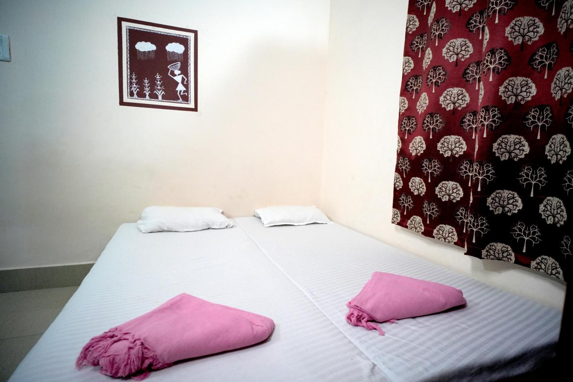 Banaras Gully House 500 Ft From The Ghats Varanasi Exteriör bild