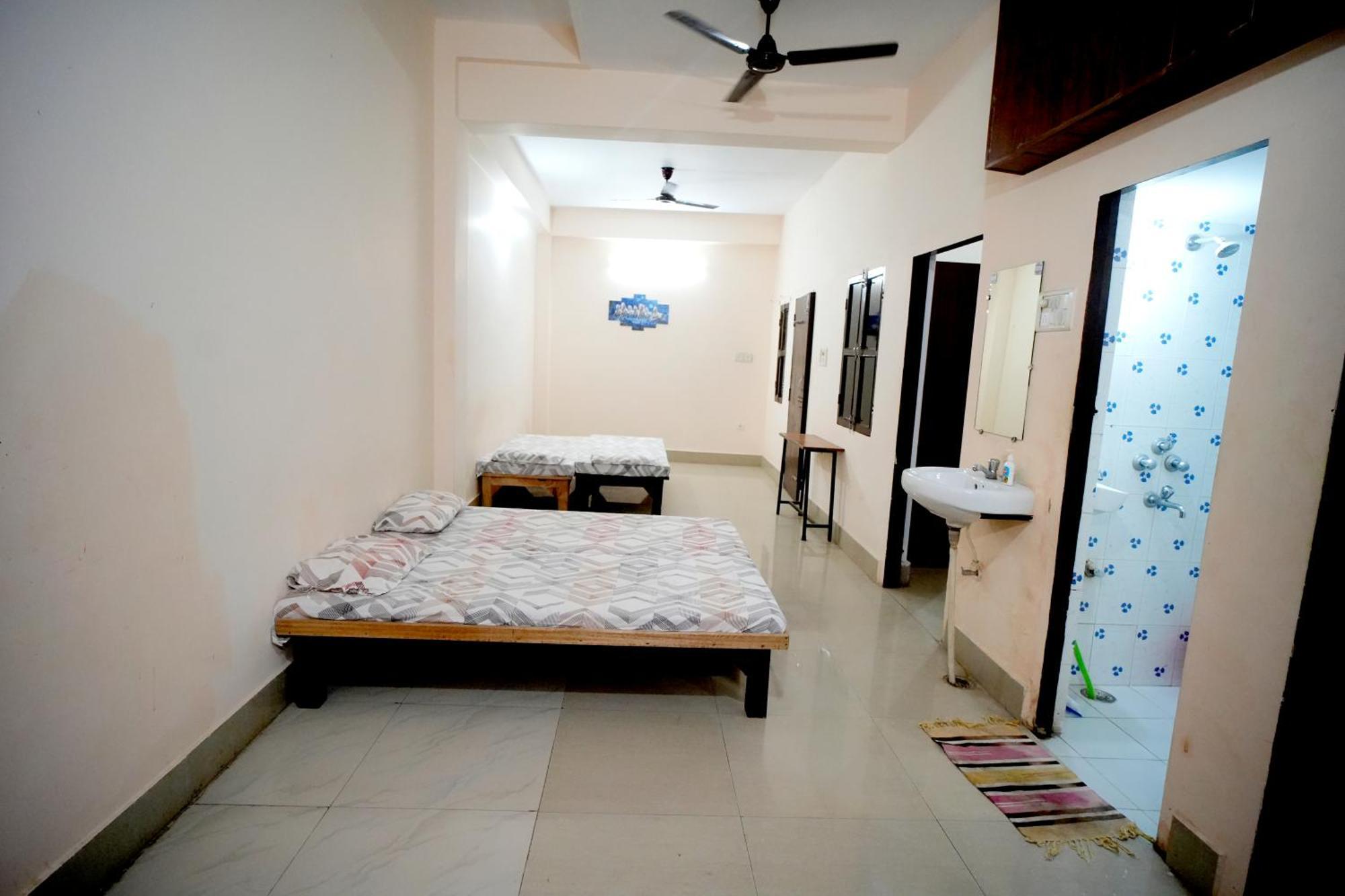 Banaras Gully House 500 Ft From The Ghats Varanasi Exteriör bild