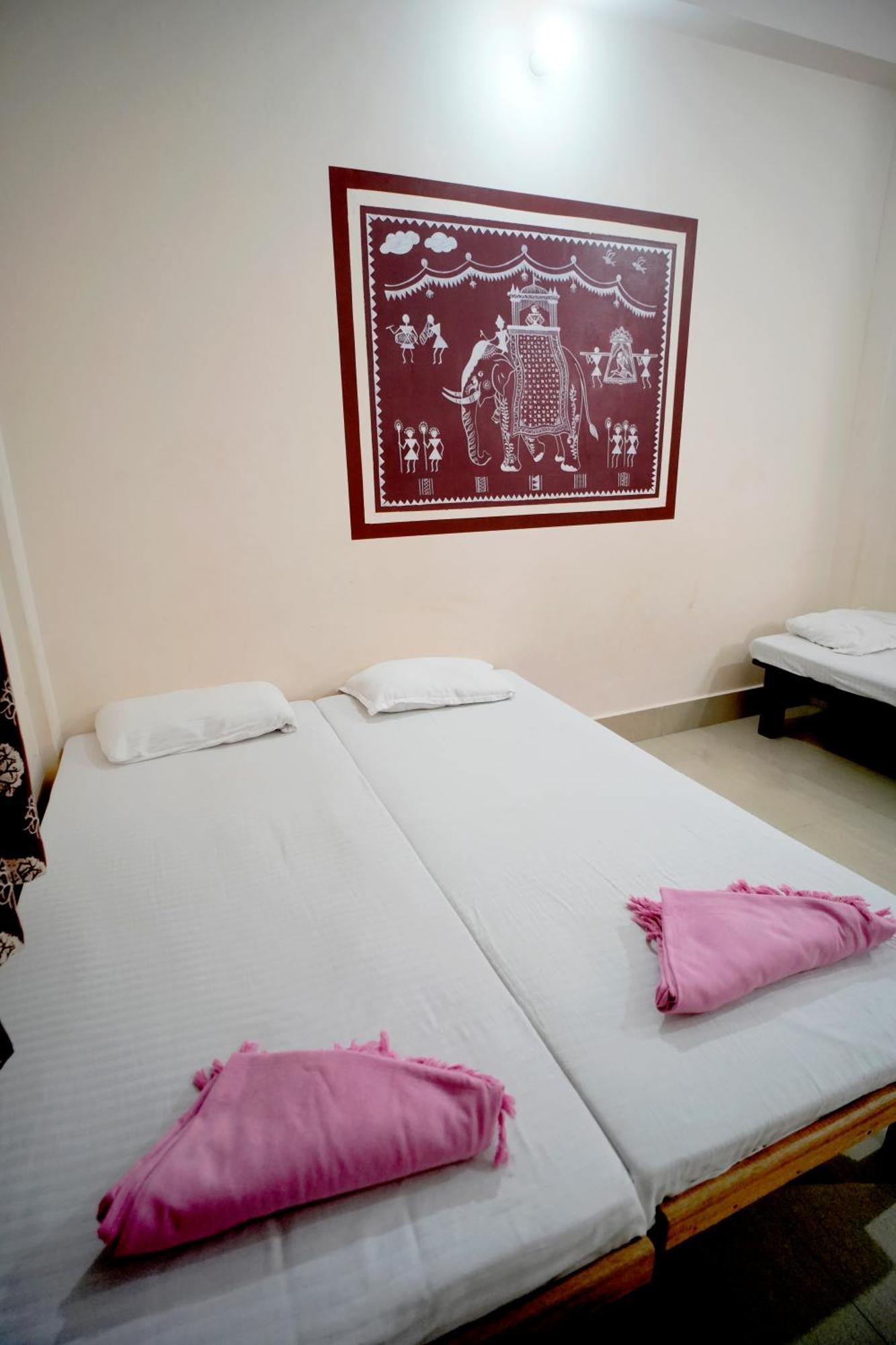 Banaras Gully House 500 Ft From The Ghats Varanasi Exteriör bild