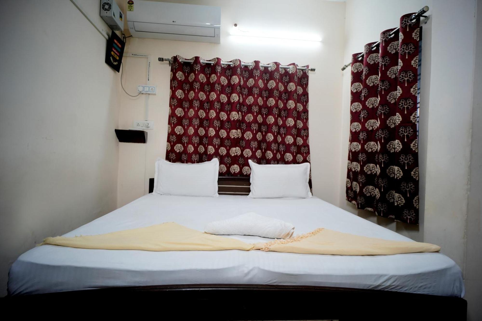 Banaras Gully House 500 Ft From The Ghats Varanasi Exteriör bild